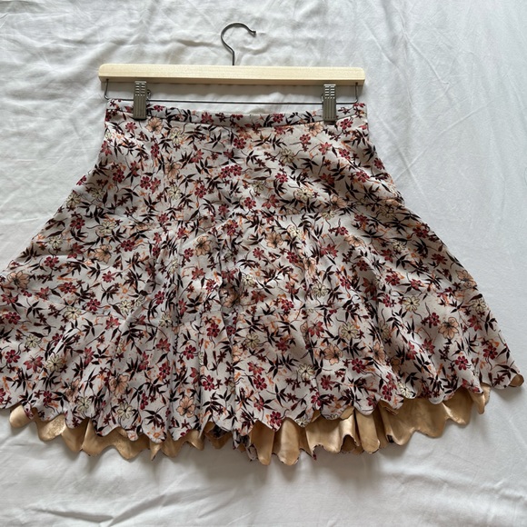 NWT CHLOE Floral-Print Viscose Shorts FR36 - Picture 6 of 8